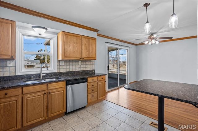 10915 Three Court Drive, St Louis, MO 63123