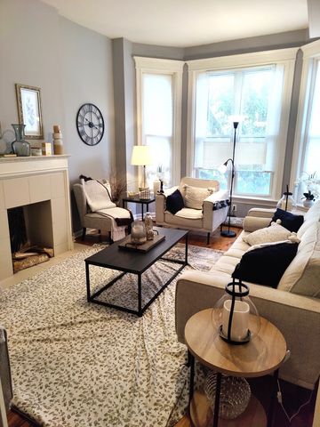 4243 S Calumet Avenue 2, Chicago, IL 60653