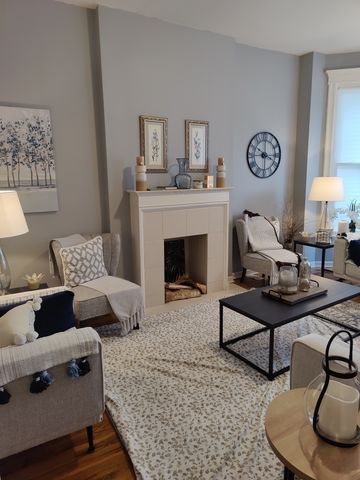 4243 S Calumet Avenue 2, Chicago, IL 60653