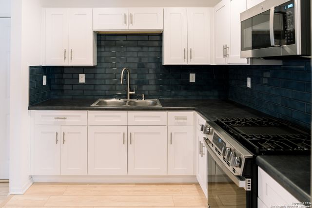 1383 Oblate Dr, San Antonio, TX 78216