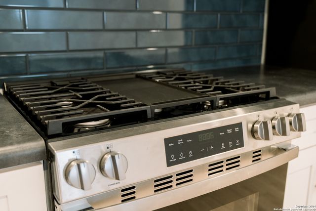 1383 Oblate Dr, San Antonio, TX 78216