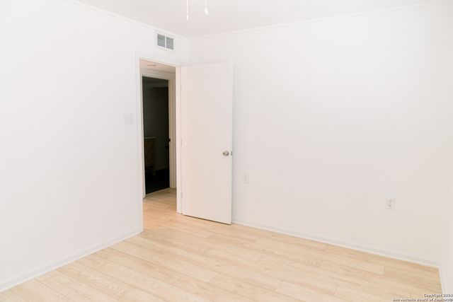 1383 Oblate Dr, San Antonio, TX 78216