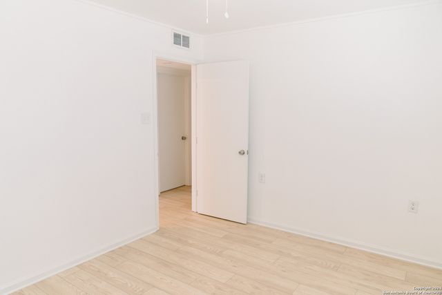 1383 Oblate Dr, San Antonio, TX 78216