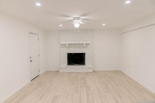 1383 Oblate Dr, San Antonio, TX 78216