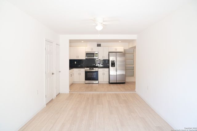 1383 Oblate Dr, San Antonio, TX 78216