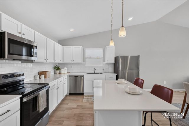 217 Vansen Drive, Kent City Vllg, MI 49330