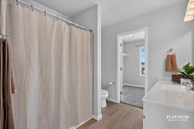 217 Vansen Drive, Kent City Vllg, MI 49330