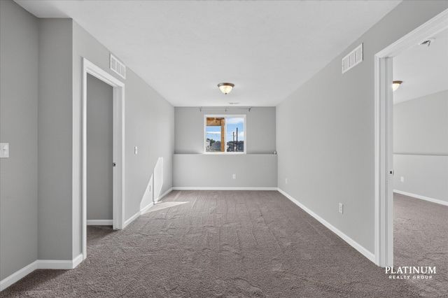 217 Vansen Drive, Kent City Vllg, MI 49330