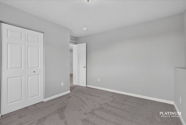 217 Vansen Drive, Kent City Vllg, MI 49330