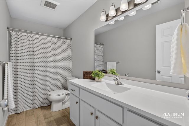 217 Vansen Drive, Kent City Vllg, MI 49330