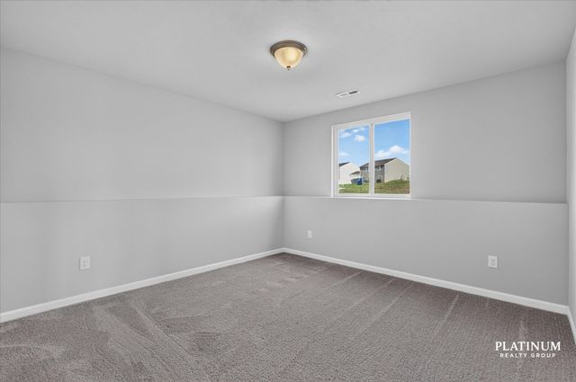 217 Vansen Drive, Kent City Vllg, MI 49330