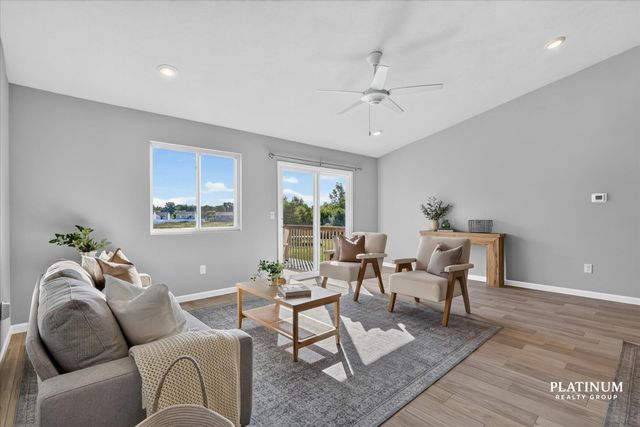217 Vansen Drive, Kent City Vllg, MI 49330