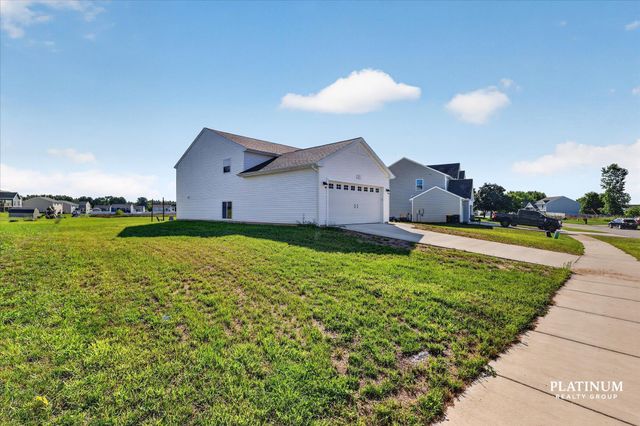 217 Vansen Drive, Kent City Vllg, MI 49330