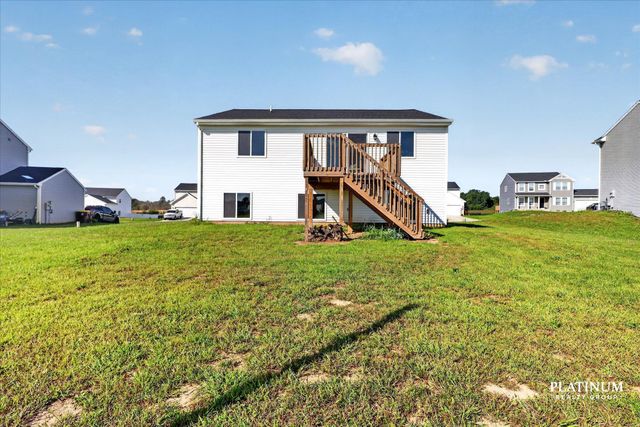 217 Vansen Drive, Kent City Vllg, MI 49330