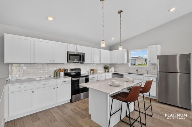 217 Vansen Drive, Kent City Vllg, MI 49330