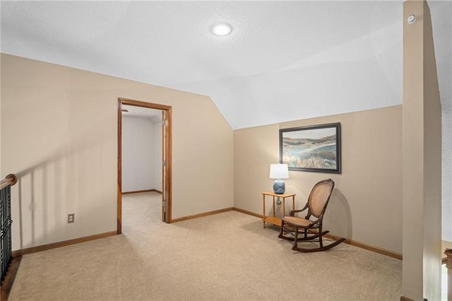 2401 SW Stonecreek Court, Blue Springs, MO 64015