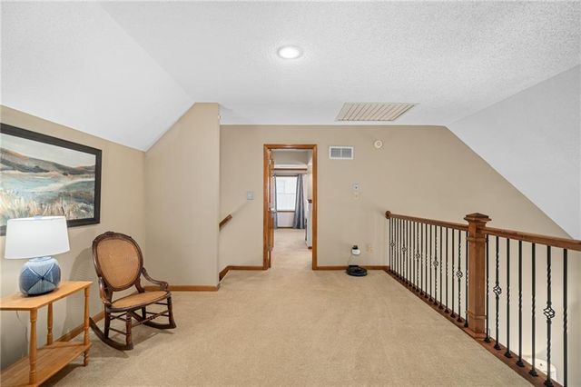 2401 SW Stonecreek Court, Blue Springs, MO 64015