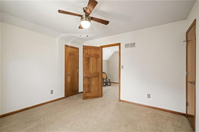 2401 SW Stonecreek Court, Blue Springs, MO 64015
