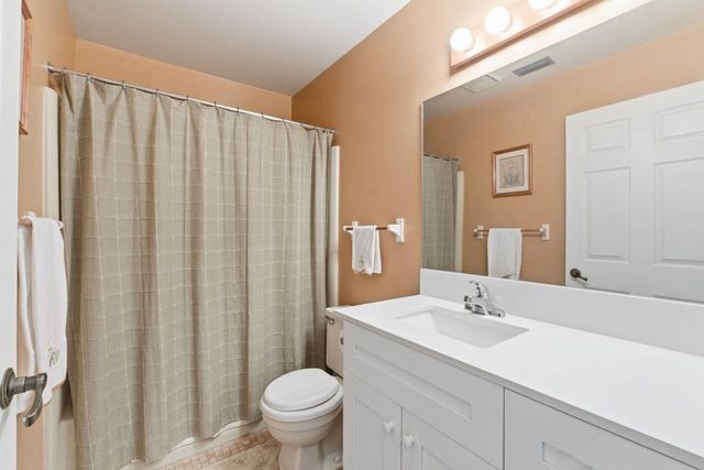 21 Vía De Casas Norte, Boynton Beach, FL 33426