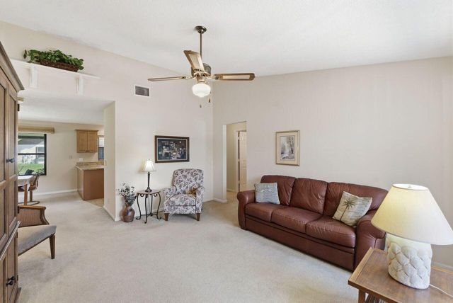 21 Vía De Casas Norte, Boynton Beach, FL 33426
