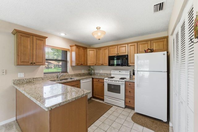 21 Vía De Casas Norte, Boynton Beach, FL 33426