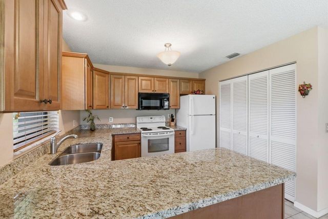 21 Vía De Casas Norte, Boynton Beach, FL 33426