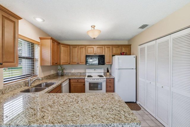 21 Vía De Casas Norte, Boynton Beach, FL 33426