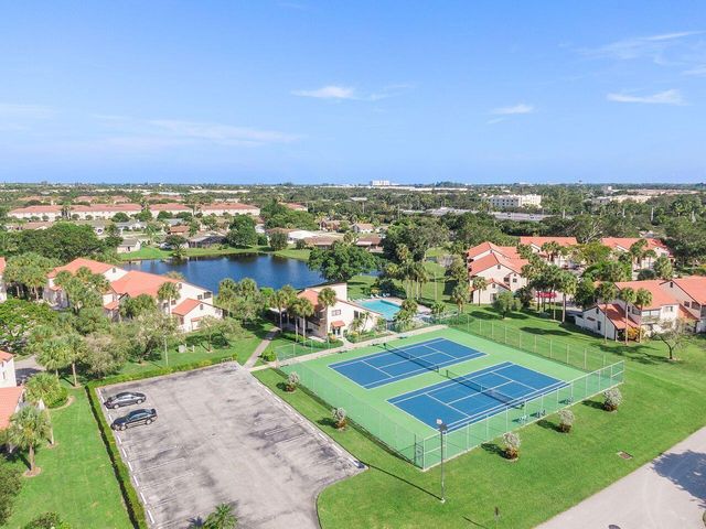 21 Vía De Casas Norte, Boynton Beach, FL 33426