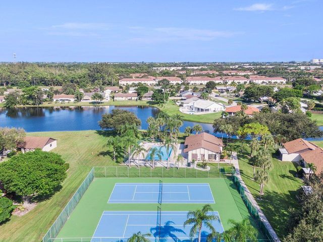 21 Vía De Casas Norte, Boynton Beach, FL 33426