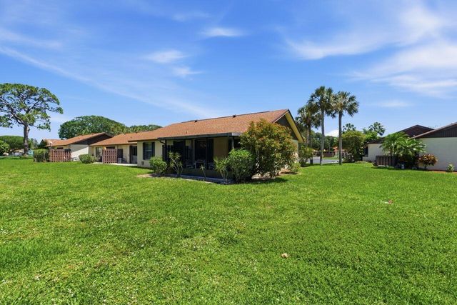 21 Vía De Casas Norte, Boynton Beach, FL 33426