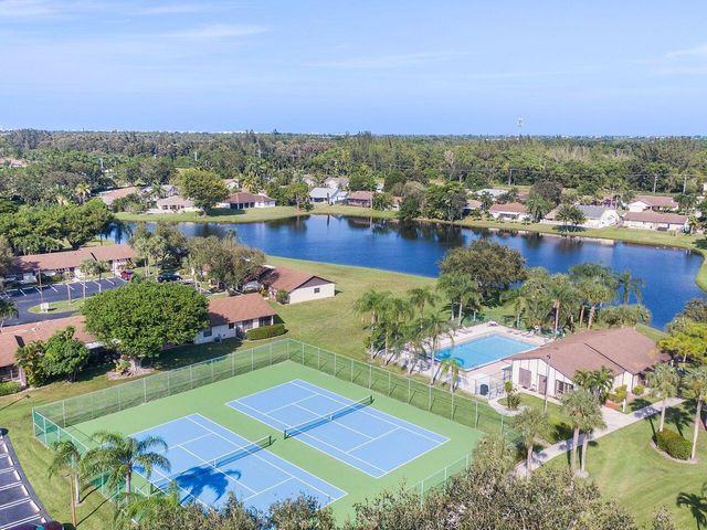 21 Vía De Casas Norte, Boynton Beach, FL 33426