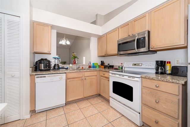 13403 FAIRWAY GLEN DRIVE 203, Orlando, FL 32824