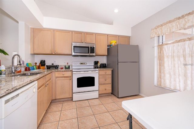 13403 FAIRWAY GLEN DRIVE 203, Orlando, FL 32824