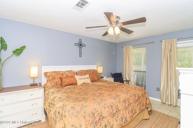 1014 Twin Pine Lane, Pearl, MS 39208
