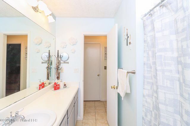 1014 Twin Pine Lane, Pearl, MS 39208
