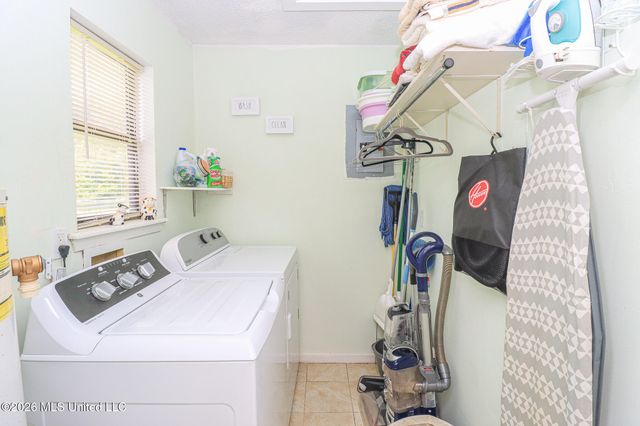 1014 Twin Pine Lane, Pearl, MS 39208