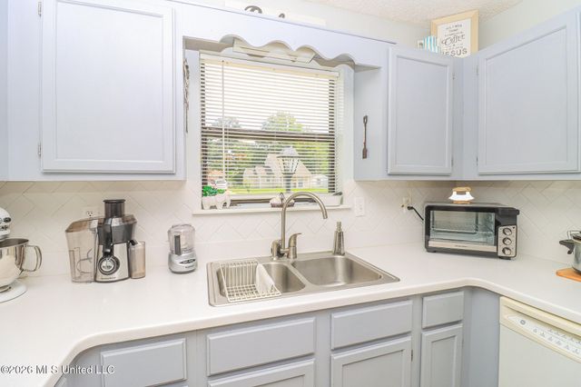 1014 Twin Pine Lane, Pearl, MS 39208