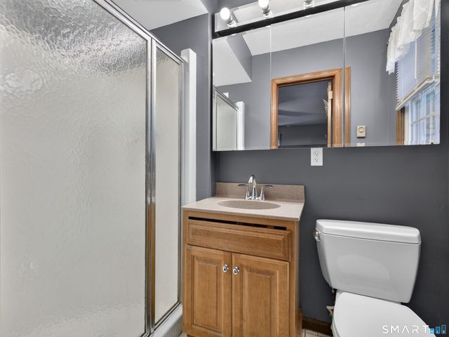 9 Round Hill Road, Middletown, CT 06457