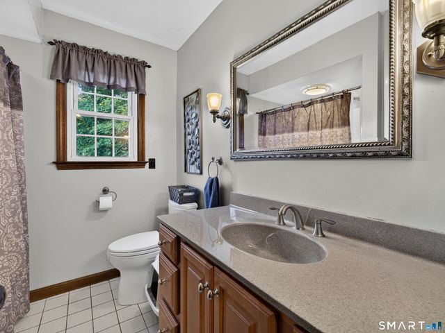 9 Round Hill Road, Middletown, CT 06457