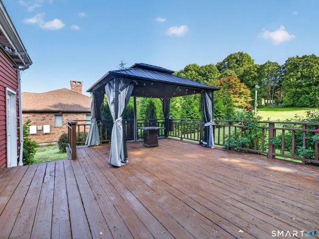9 Round Hill Road, Middletown, CT 06457