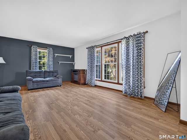 9 Round Hill Road, Middletown, CT 06457