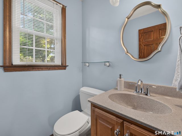9 Round Hill Road, Middletown, CT 06457