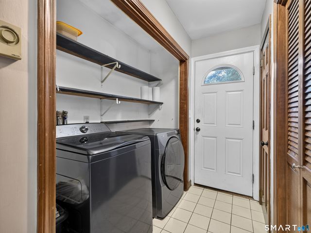 9 Round Hill Road, Middletown, CT 06457
