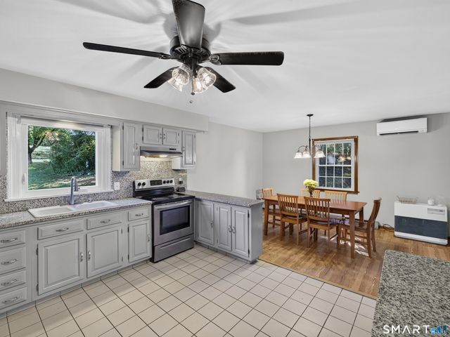 9 Round Hill Road, Middletown, CT 06457