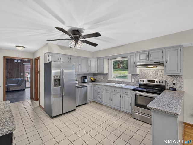 9 Round Hill Road, Middletown, CT 06457