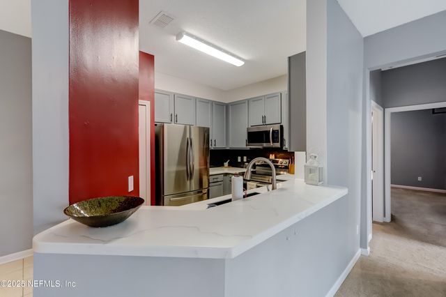 8601 BEACH Boulevard, 1011, Jacksonville, FL 32216