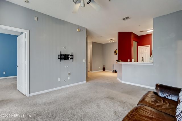 8601 BEACH Boulevard, 1011, Jacksonville, FL 32216