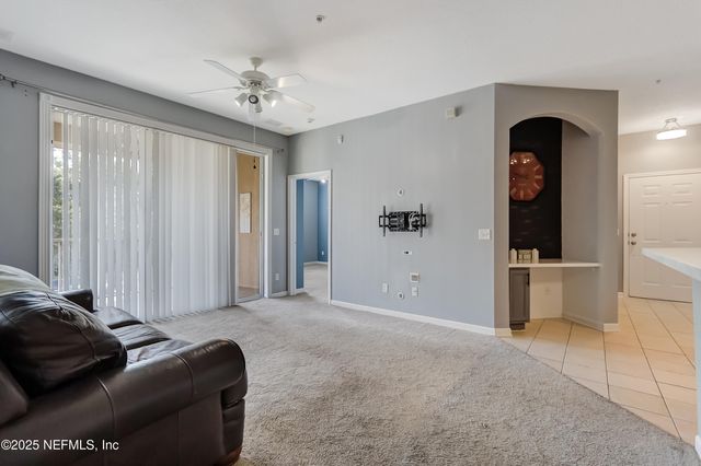 8601 BEACH Boulevard, 1011, Jacksonville, FL 32216