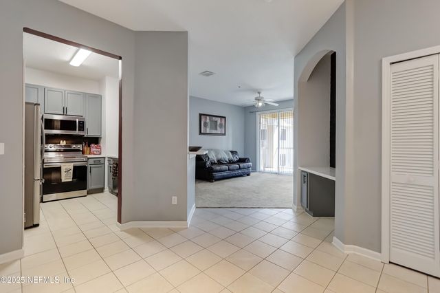 8601 BEACH Boulevard, 1011, Jacksonville, FL 32216