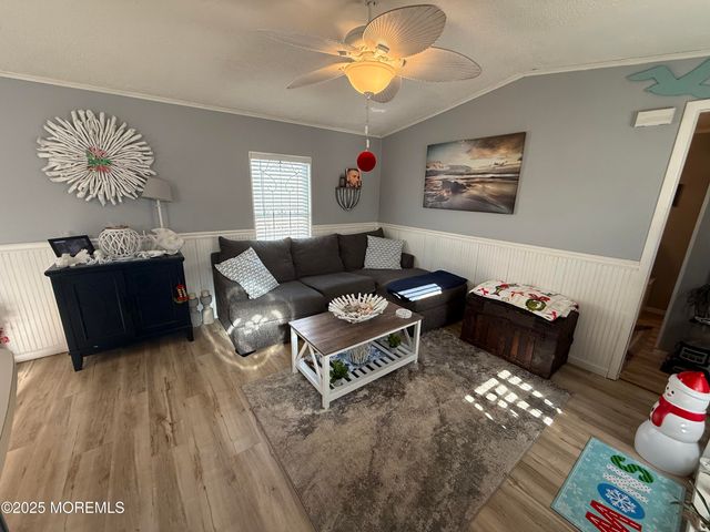 31 Sams Trailer Ct Court, Hazlet, NJ 07730